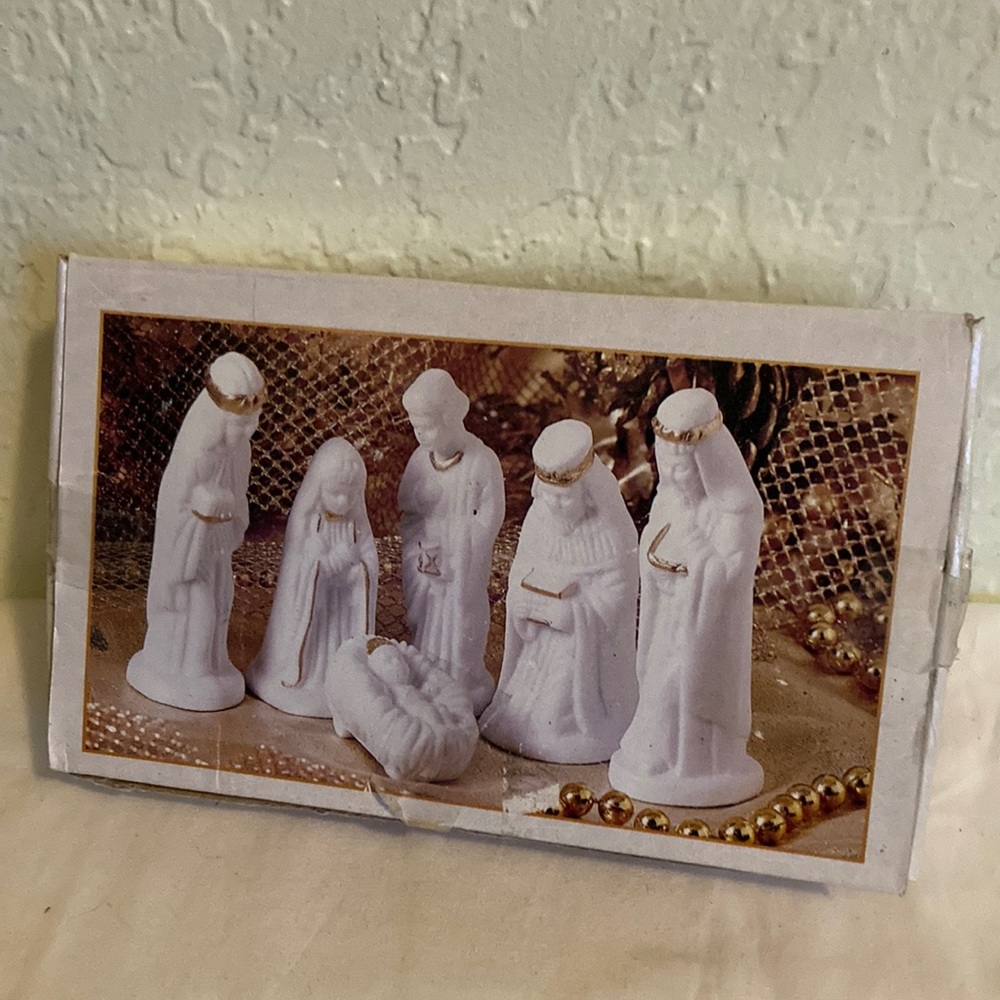 VINTAGE: 6pcs - Bisque Porcelain Nativity Set By Giftco - Christmas Holiday